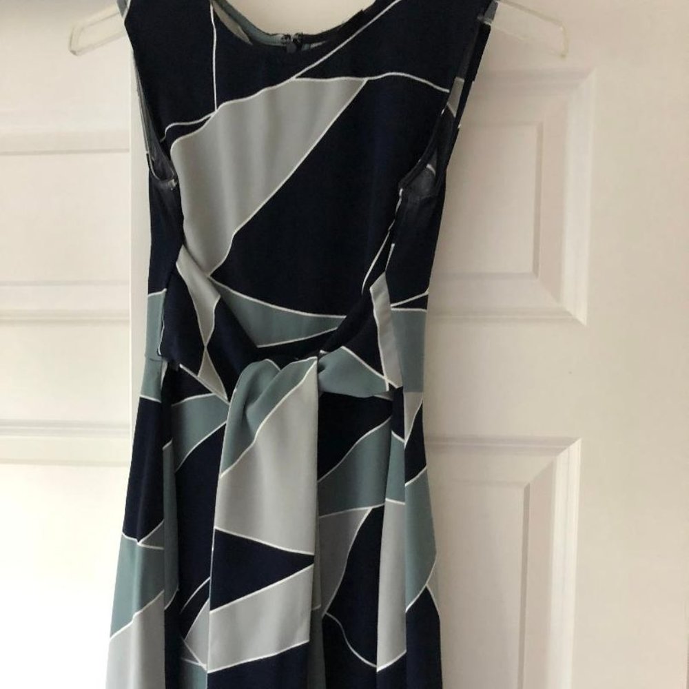 Ann Taylor - Geometric Print Dress.  Size: 00P